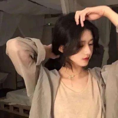 春色无边满绿波封面